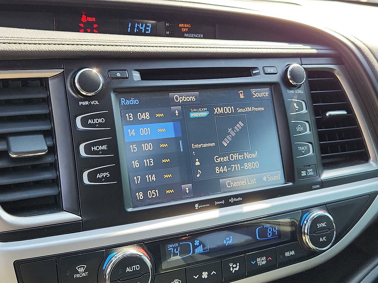 Used 2019 Toyota Highlander SE image 16