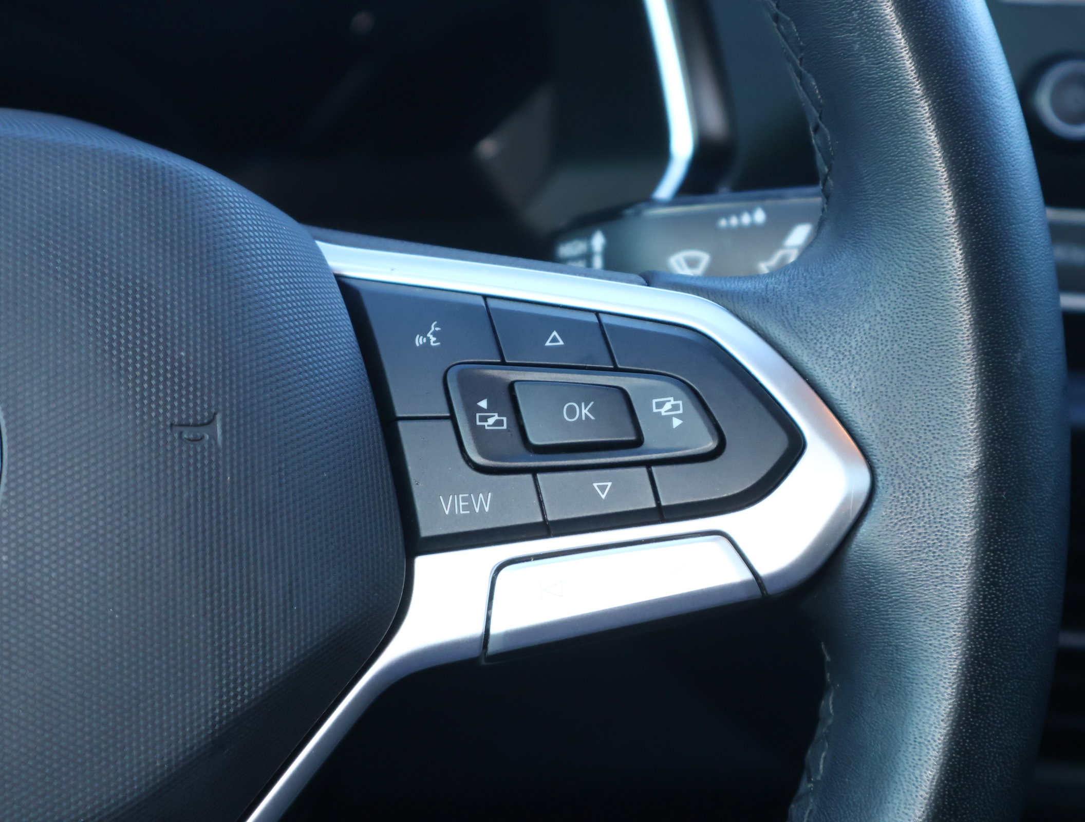 Used 2023 Volkswagen Jetta SE w/ Panoramic Sunroof Package FWD image 14
