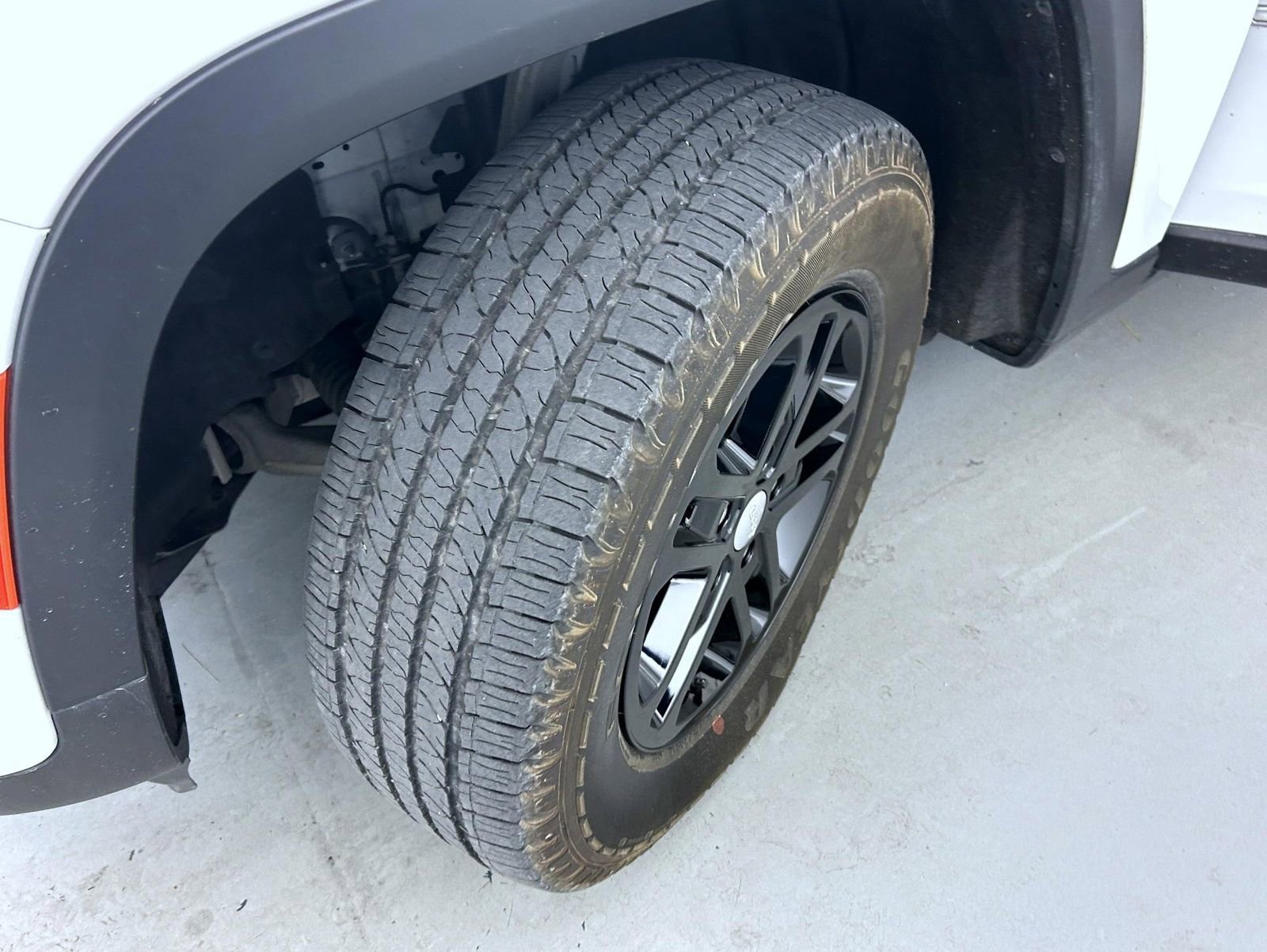 Certified 2023 Jeep Grand Cherokee Laredo AWD/4WD image 23