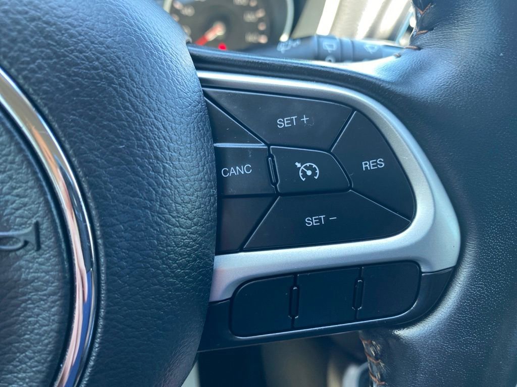 Certified 2020 Jeep Compass Latitude w/ Cold Weather Group AWD/4WD image 25