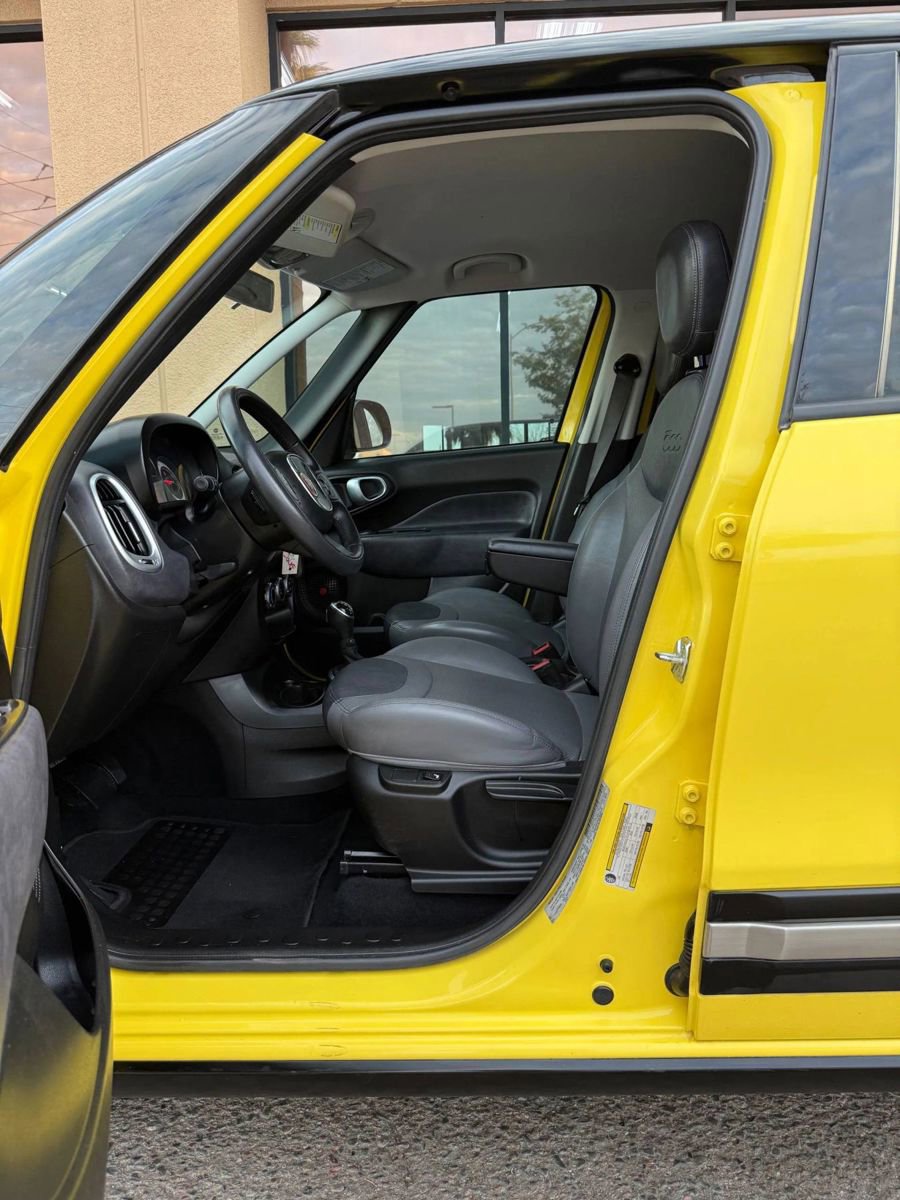 Used 2017 FIAT 500L Trekking w/ Urbana Appearance Package image 13