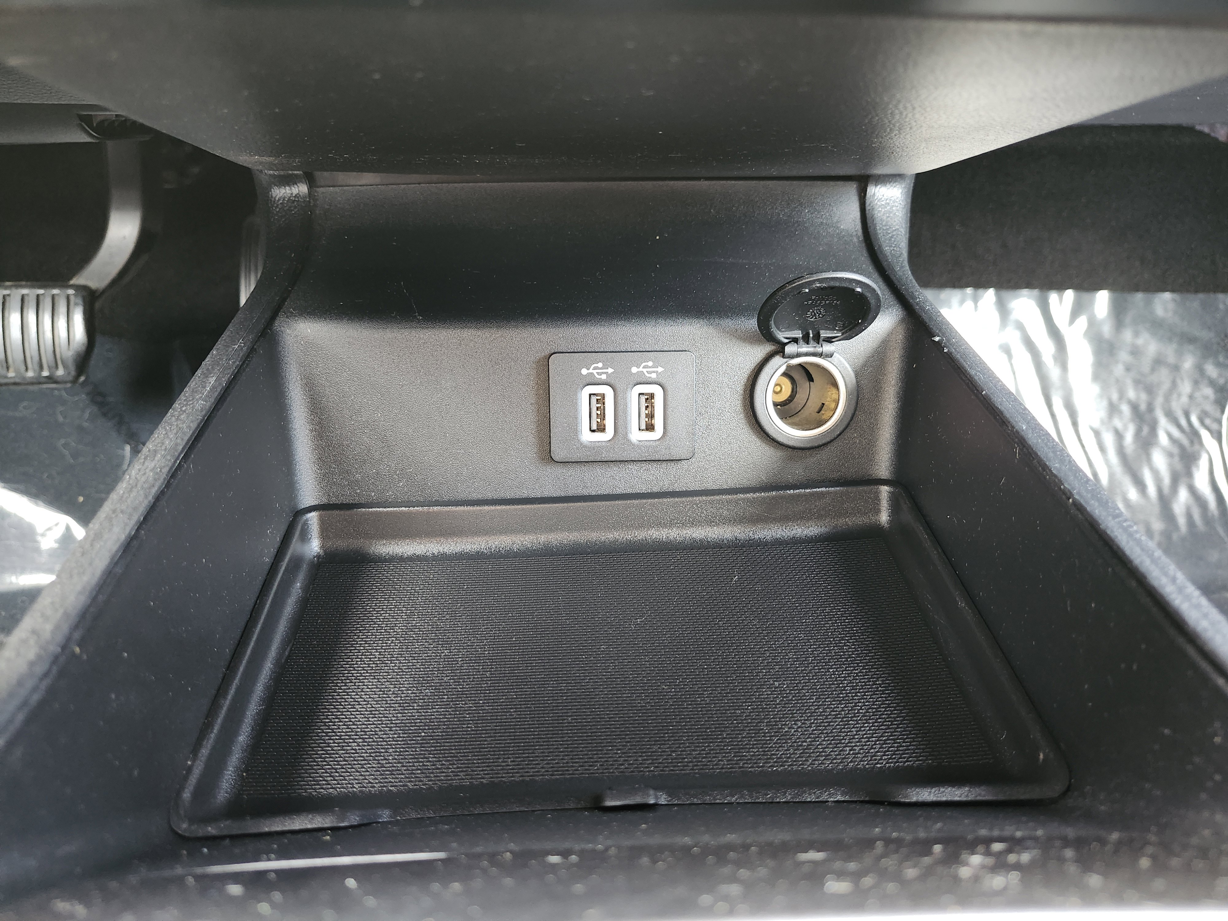 Used 2020 Ford Fusion SE FWD image 9