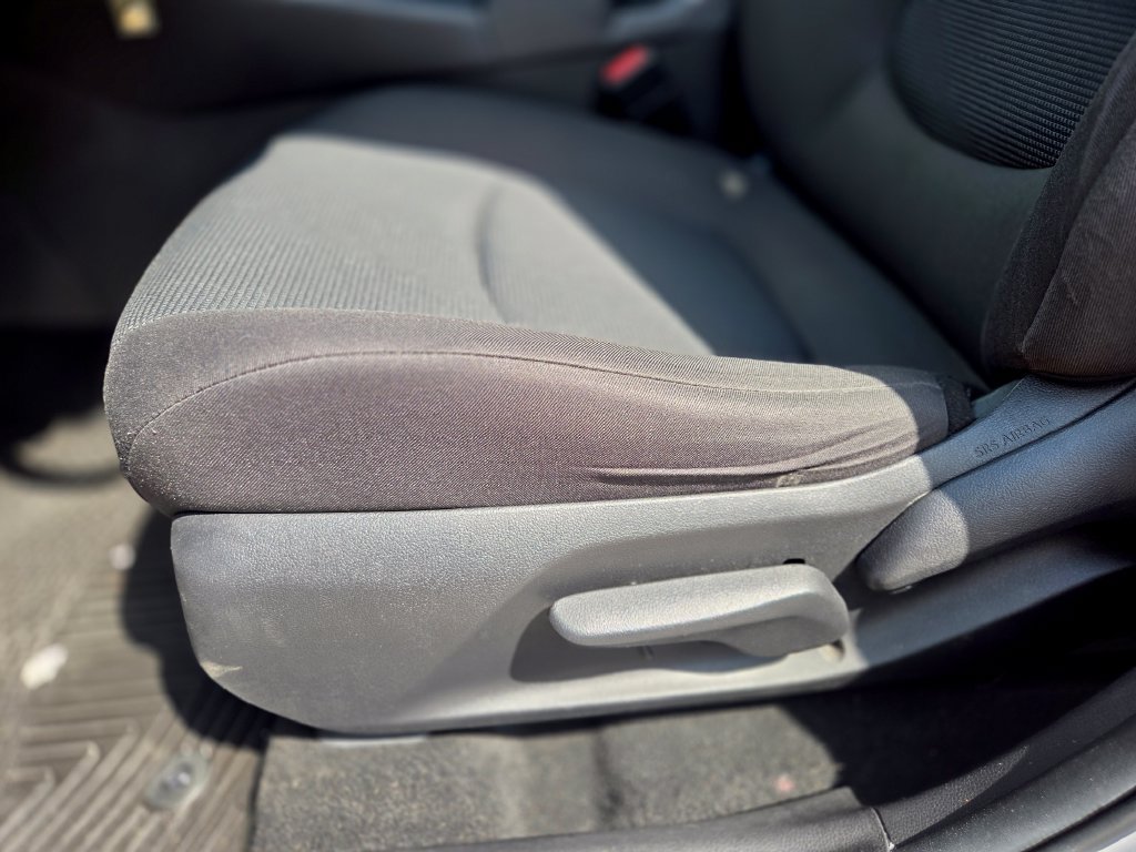 Used 2022 Toyota RAV4 LE FWD image 29