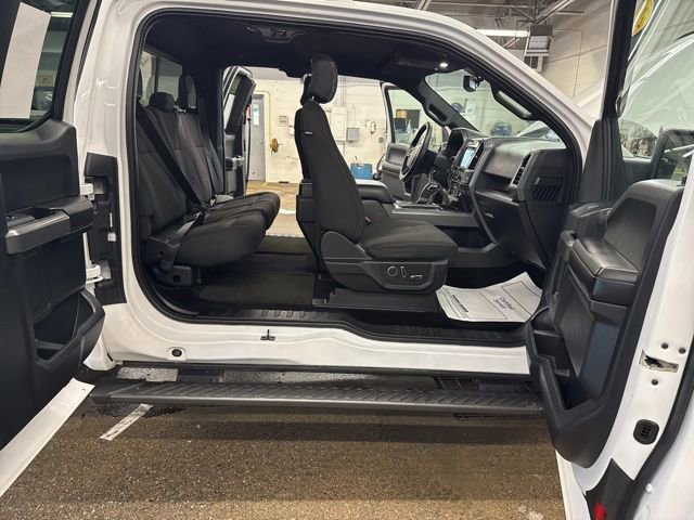 Used 2016 Ford F150 XLT w/ Equipment Group 302A Luxury image 31