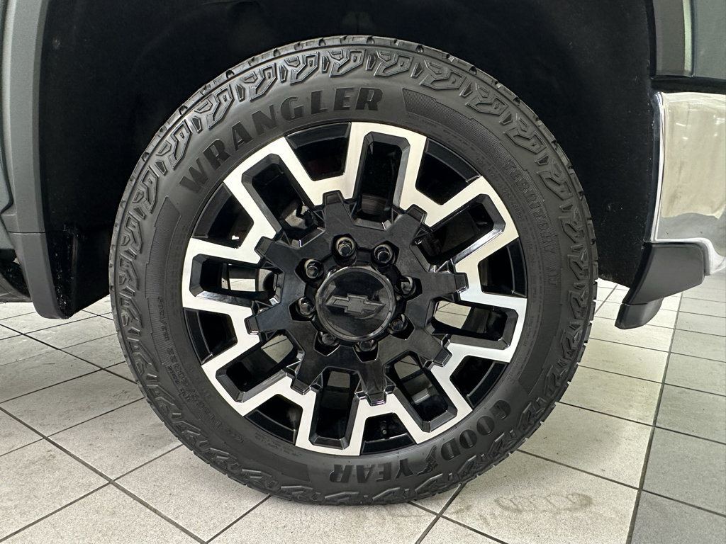 Certified 2025 Chevrolet Silverado 2500 LTZ w/ LTZ Convenience Package AWD/4WD image 15