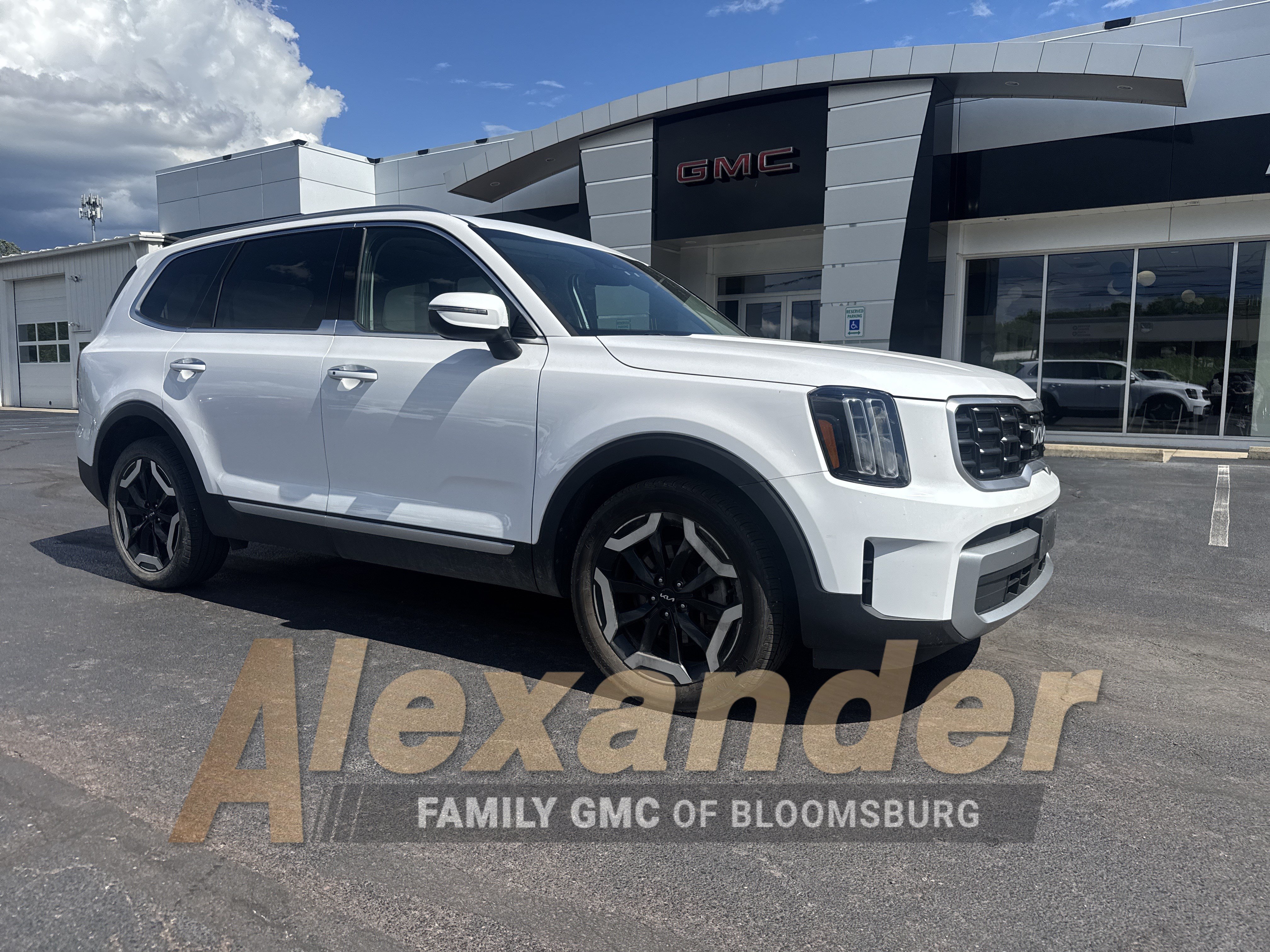 Used 2023 Kia Telluride S w/ S Sunroof Package
