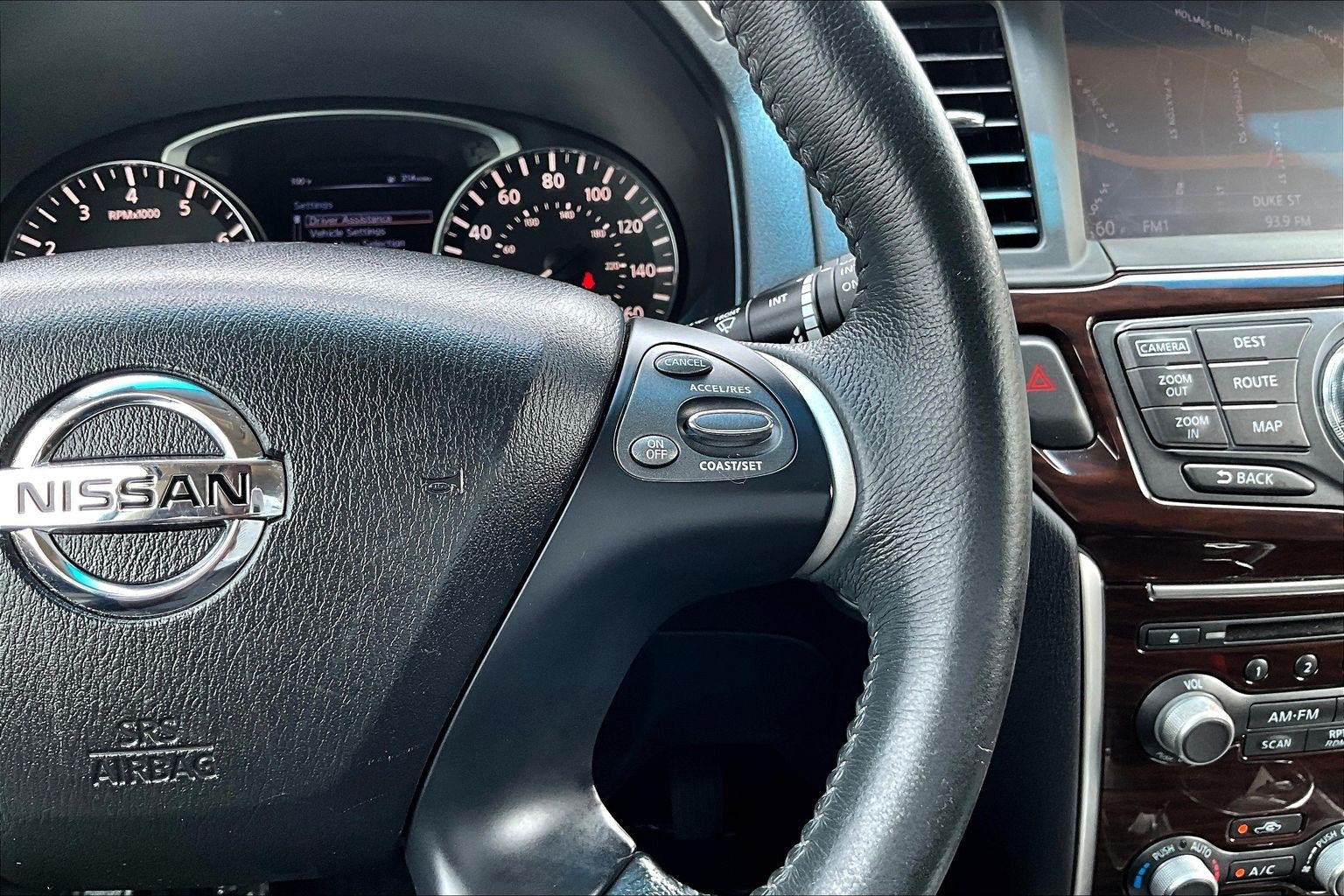 Used 2015 Nissan Pathfinder Platinum w/ Cargo Package FWD image 21