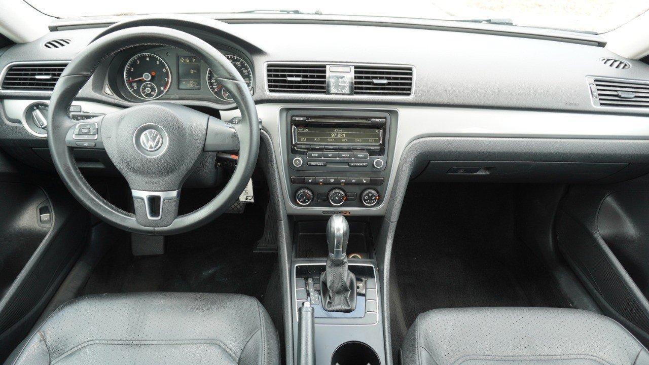Used 2014 Volkswagen Passat 1.8T Wolfsburg Edition FWD image 26