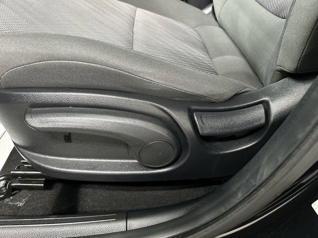 Certified 2024 Kia Seltos LX AWD/4WD image 10
