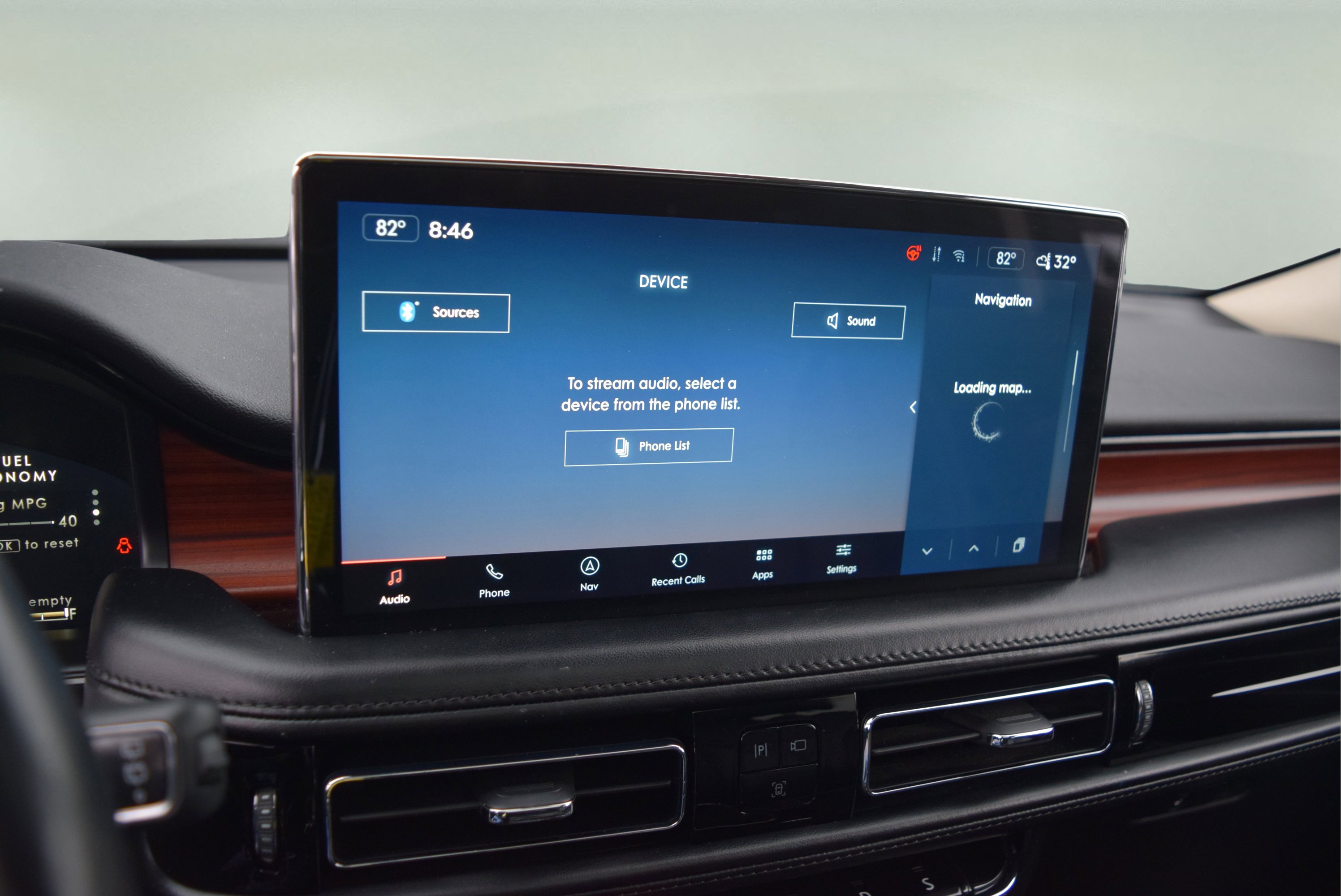 Used 2022 Lincoln Nautilus Reserve w/ Equipment Group 201A image 13