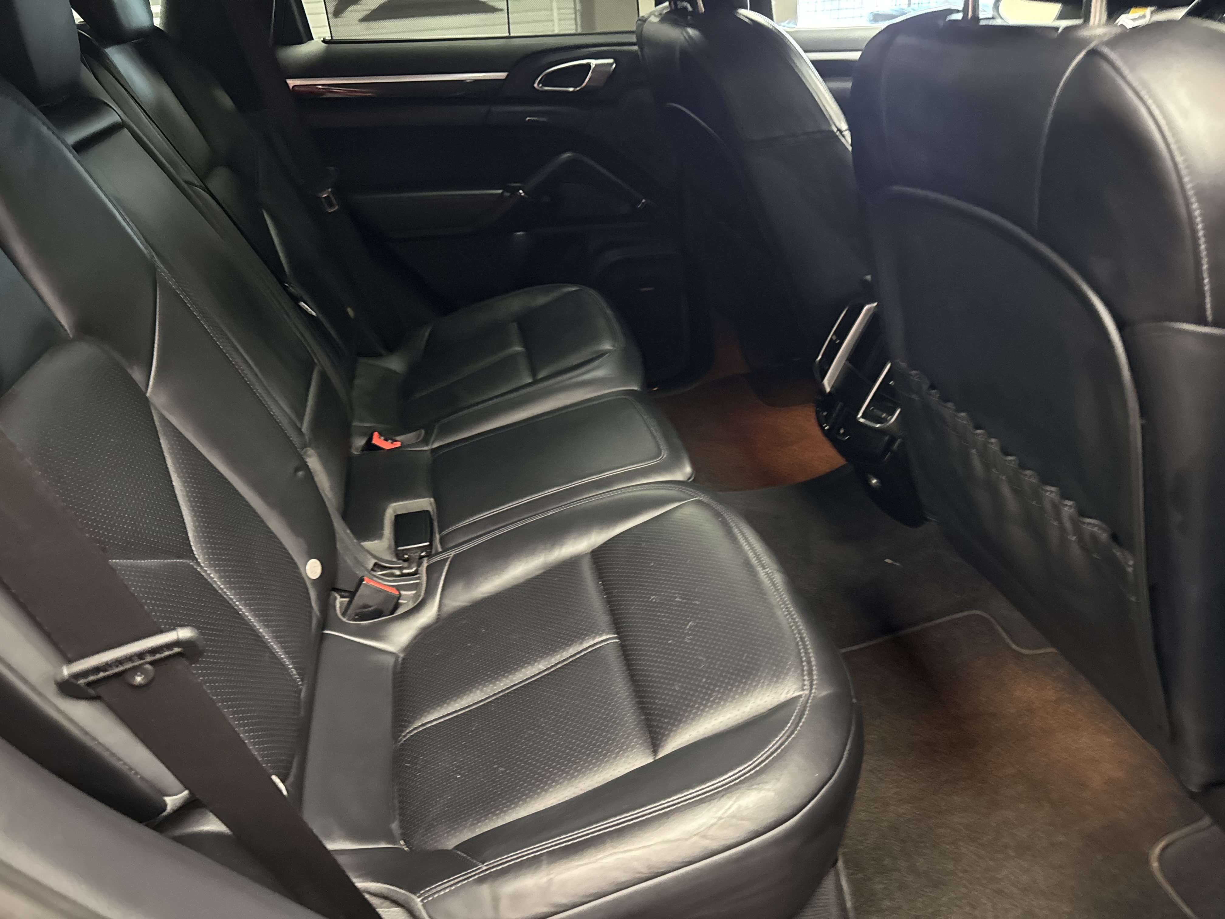 Used 2014 Porsche Cayenne S AWD/4WD image 18