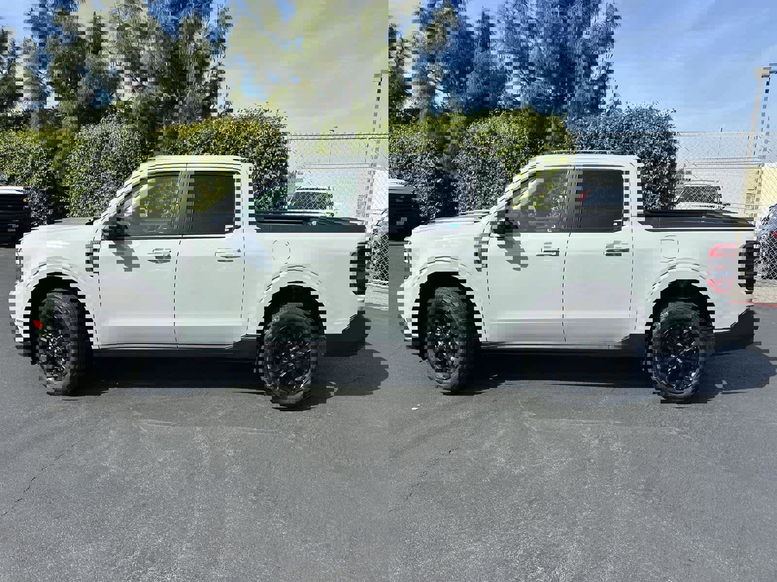 Used 2024 Ford Maverick Lariat w/ Black Appearance Package image 3