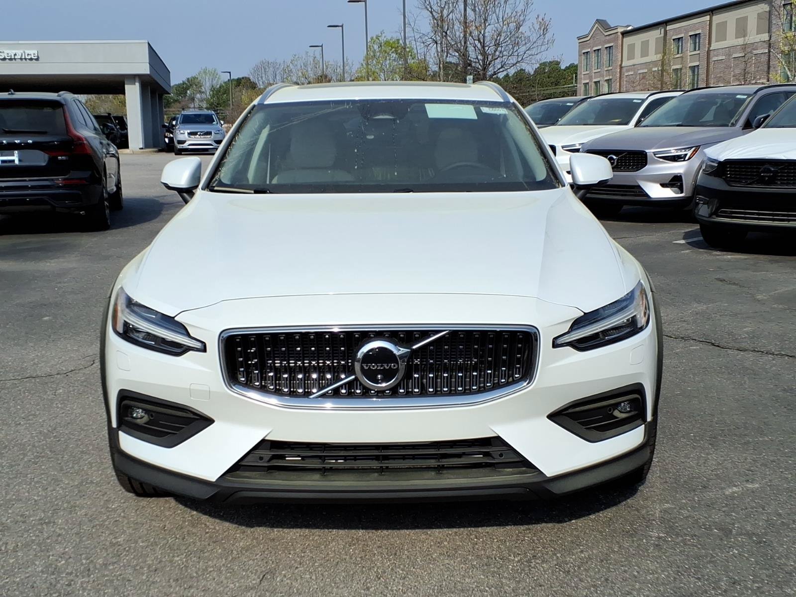 New 2026 Volvo V60 B5 Cross Country Plus w/ Protection Package Premier AWD/4WD image 10