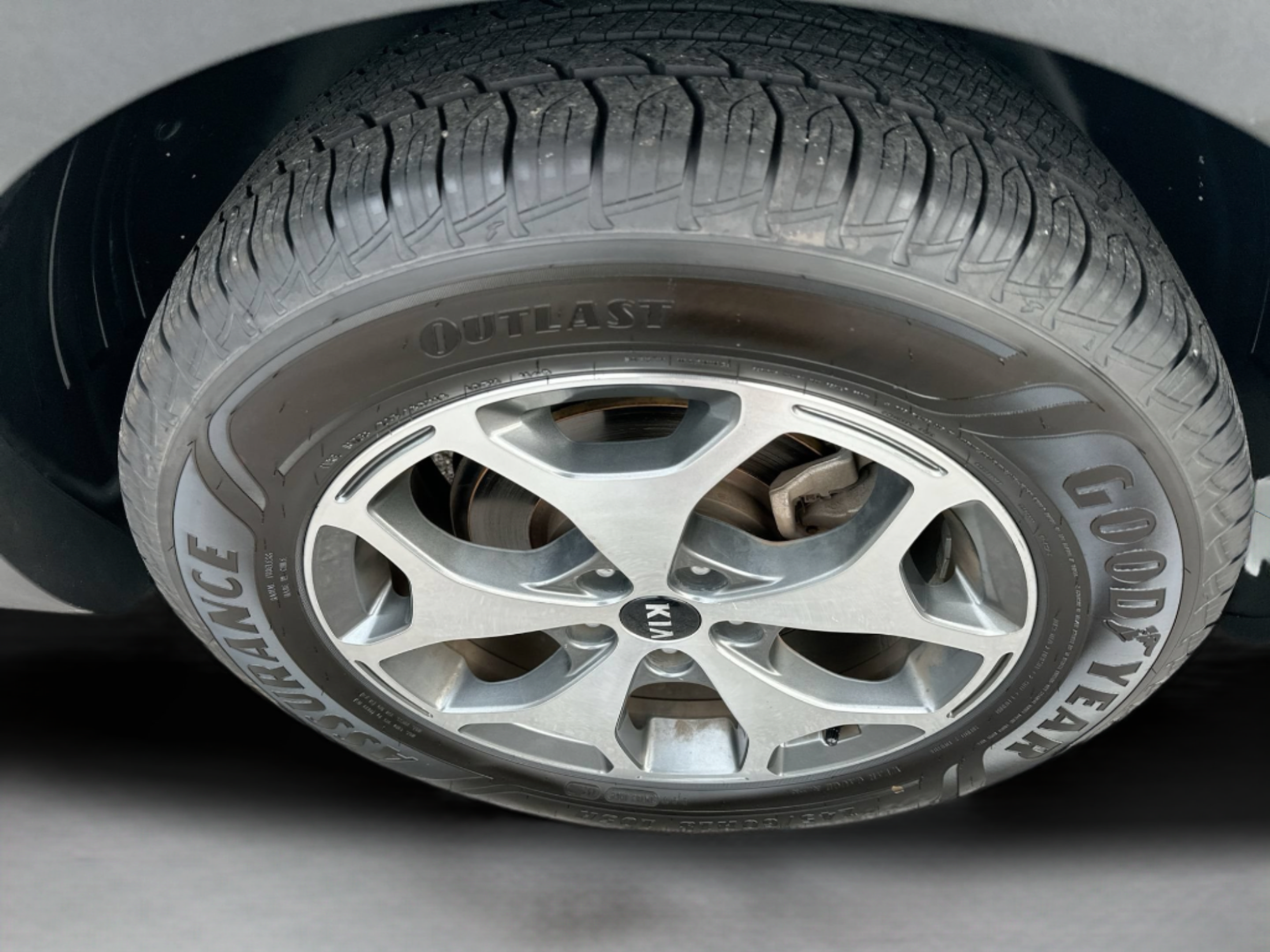 Used 2020 Kia Telluride EX w/ Towing Package FWD image 32