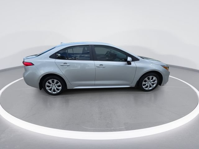 Used 2026 Toyota Corolla LE FWD image 9