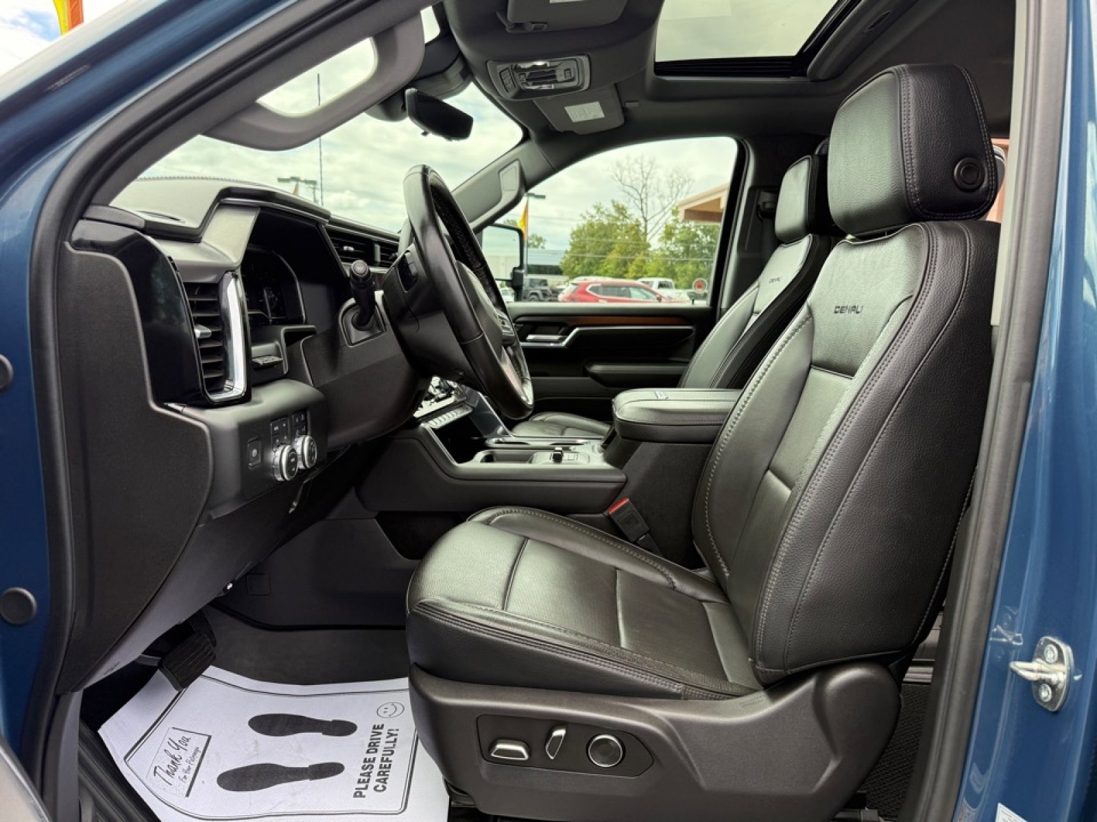Used 2024 GMC Sierra 2500 Denali w/ Technology Package image 10
