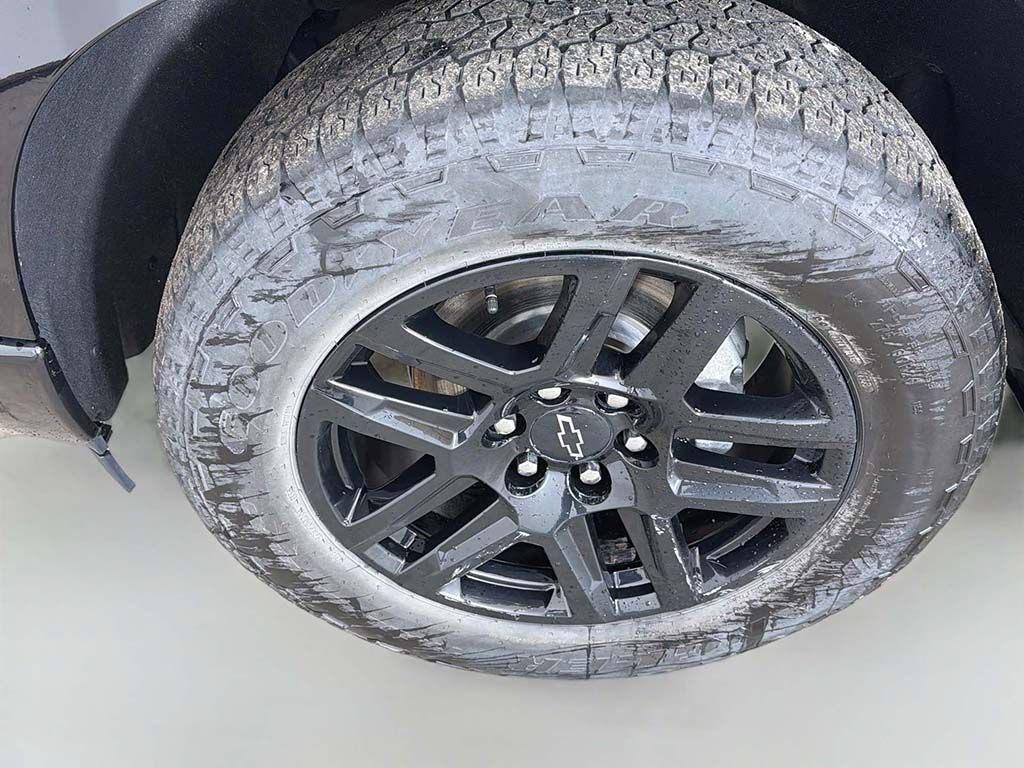 Used 2024 Chevrolet Silverado 1500 RST w/ Z71 Off-Road Package AWD/4WD image 18