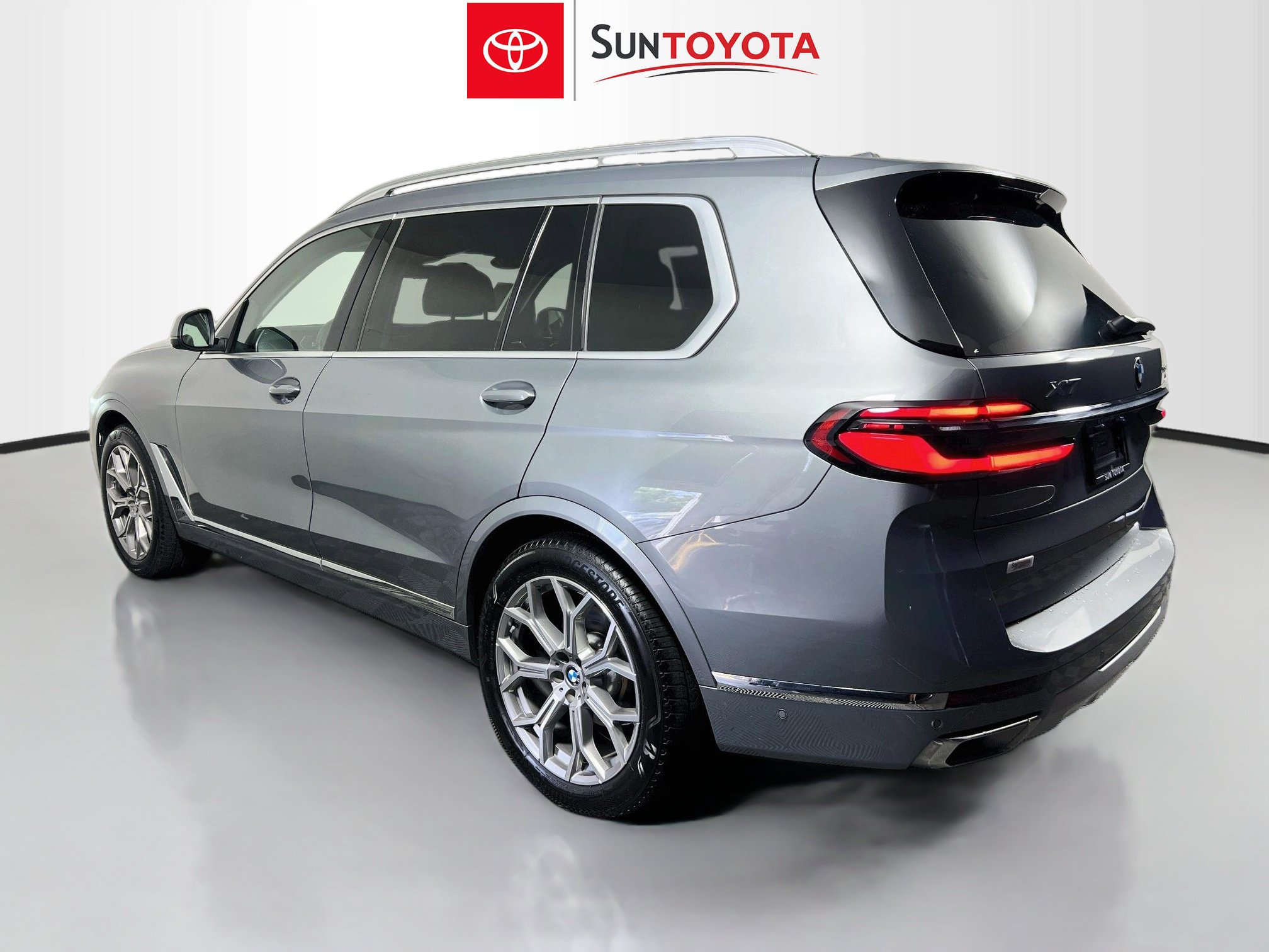 Used 2024 BMW X7 xDrive40i AWD/4WD image 6