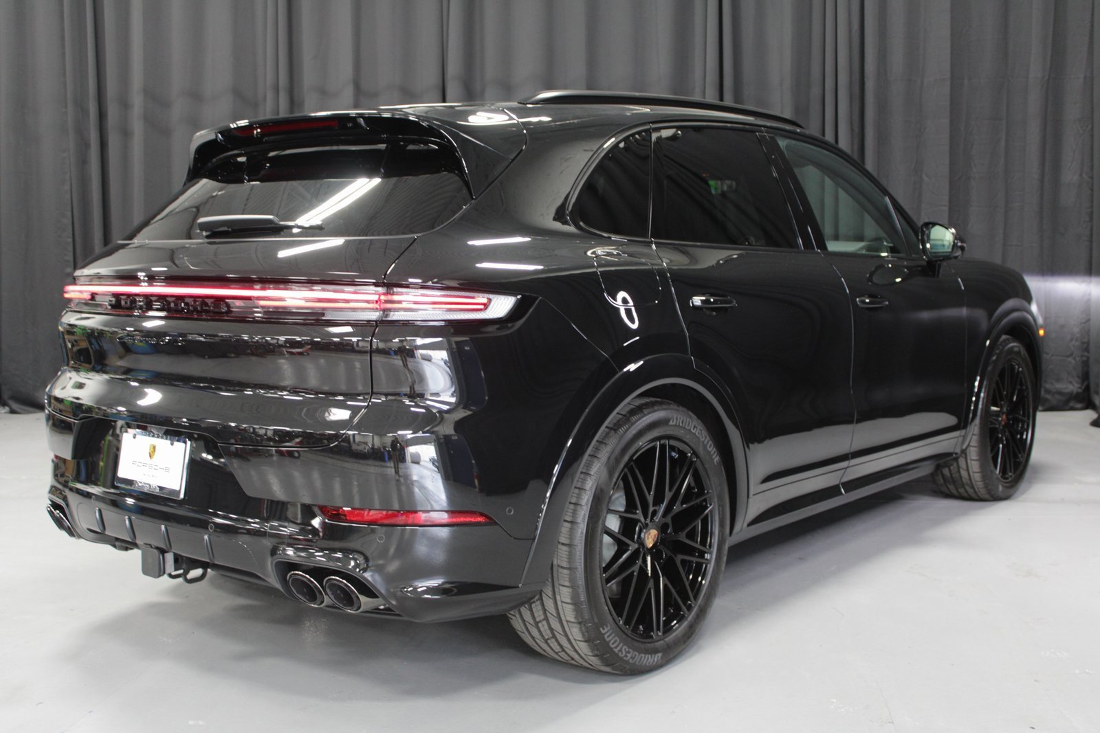 New 2026 Porsche Cayenne GTS image 7