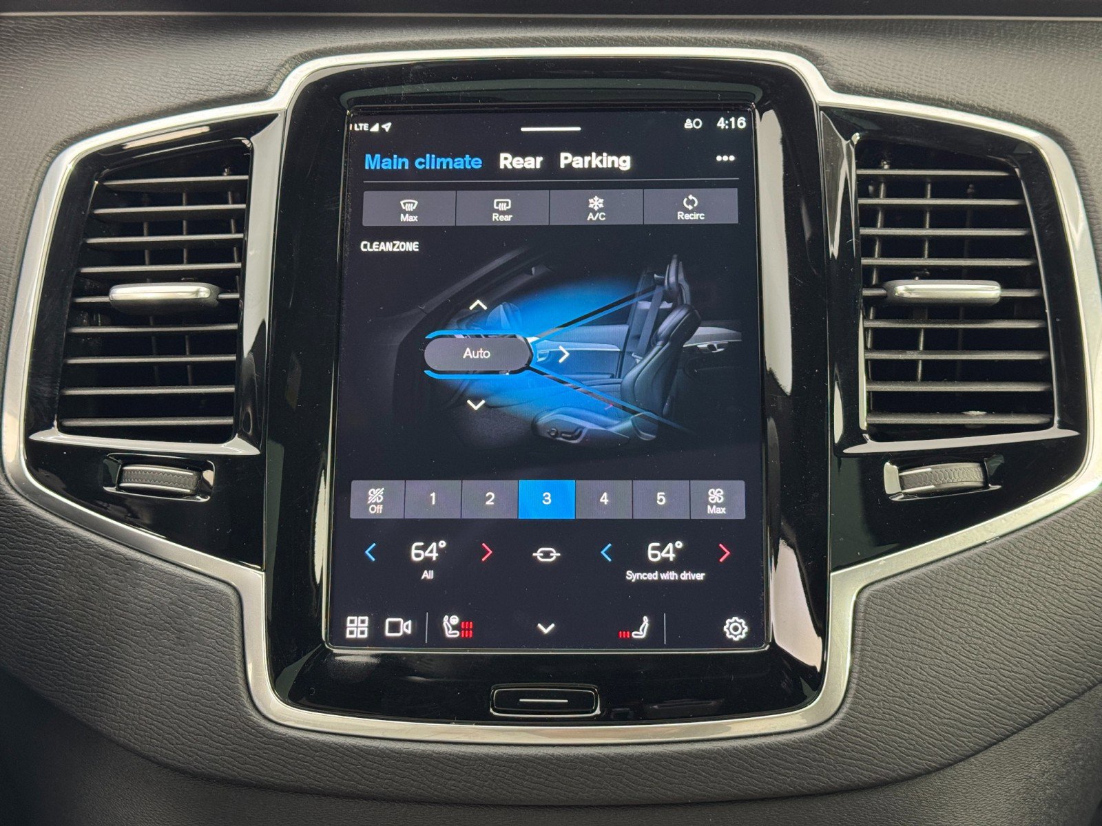 Used 2024 Volvo XC90 T8 Plus image 28