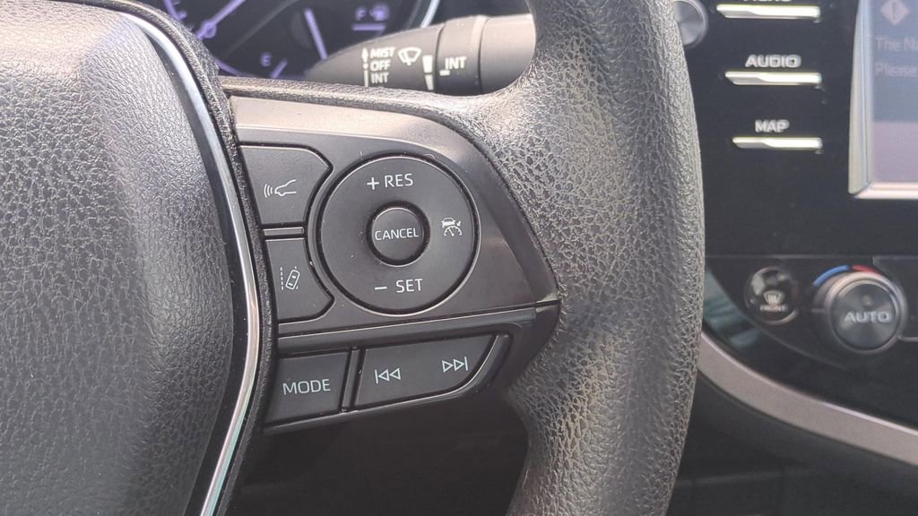 Used 2019 Toyota Camry LE image 28