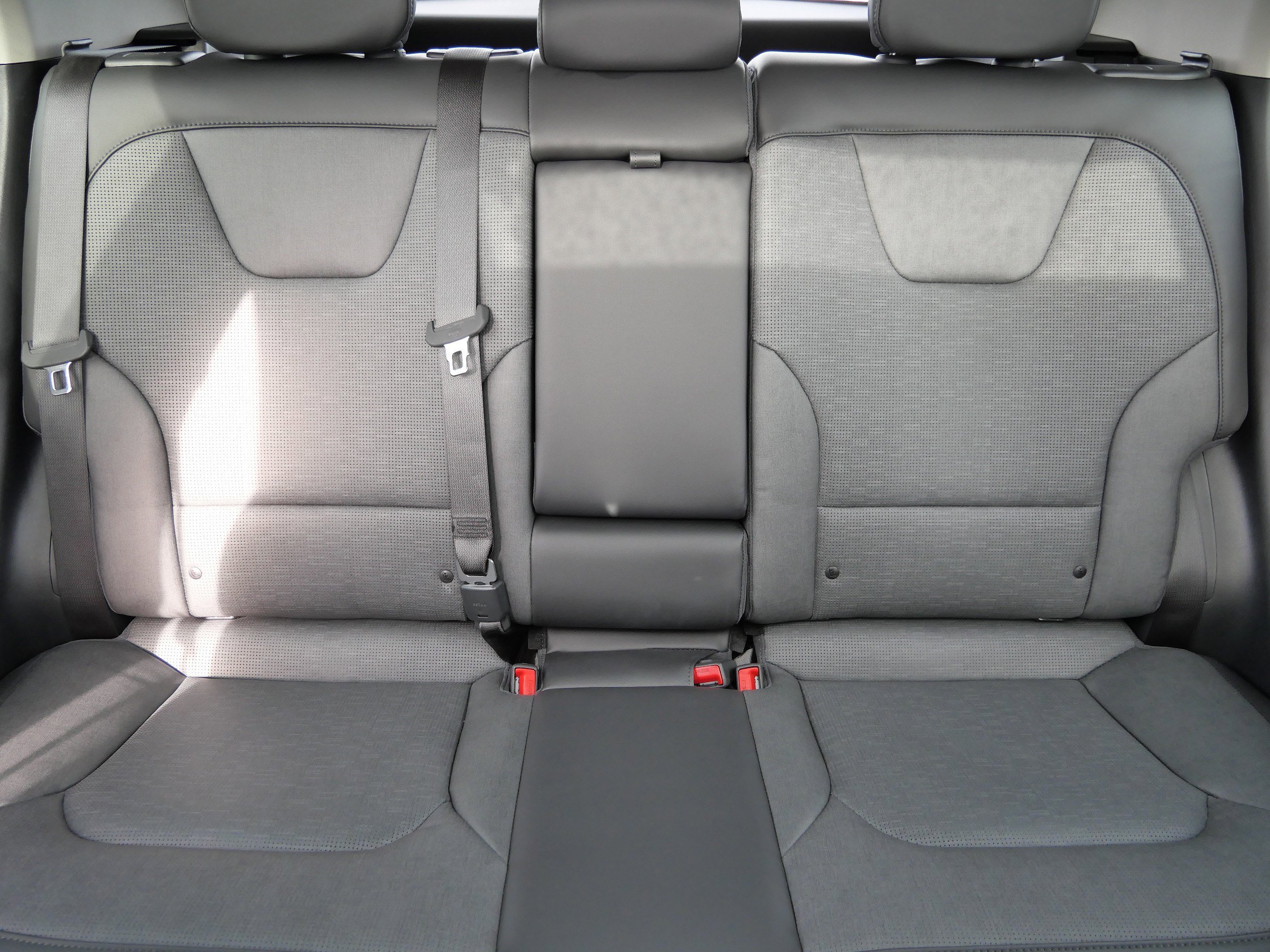 Used 2025 Kia Niro SX image 12