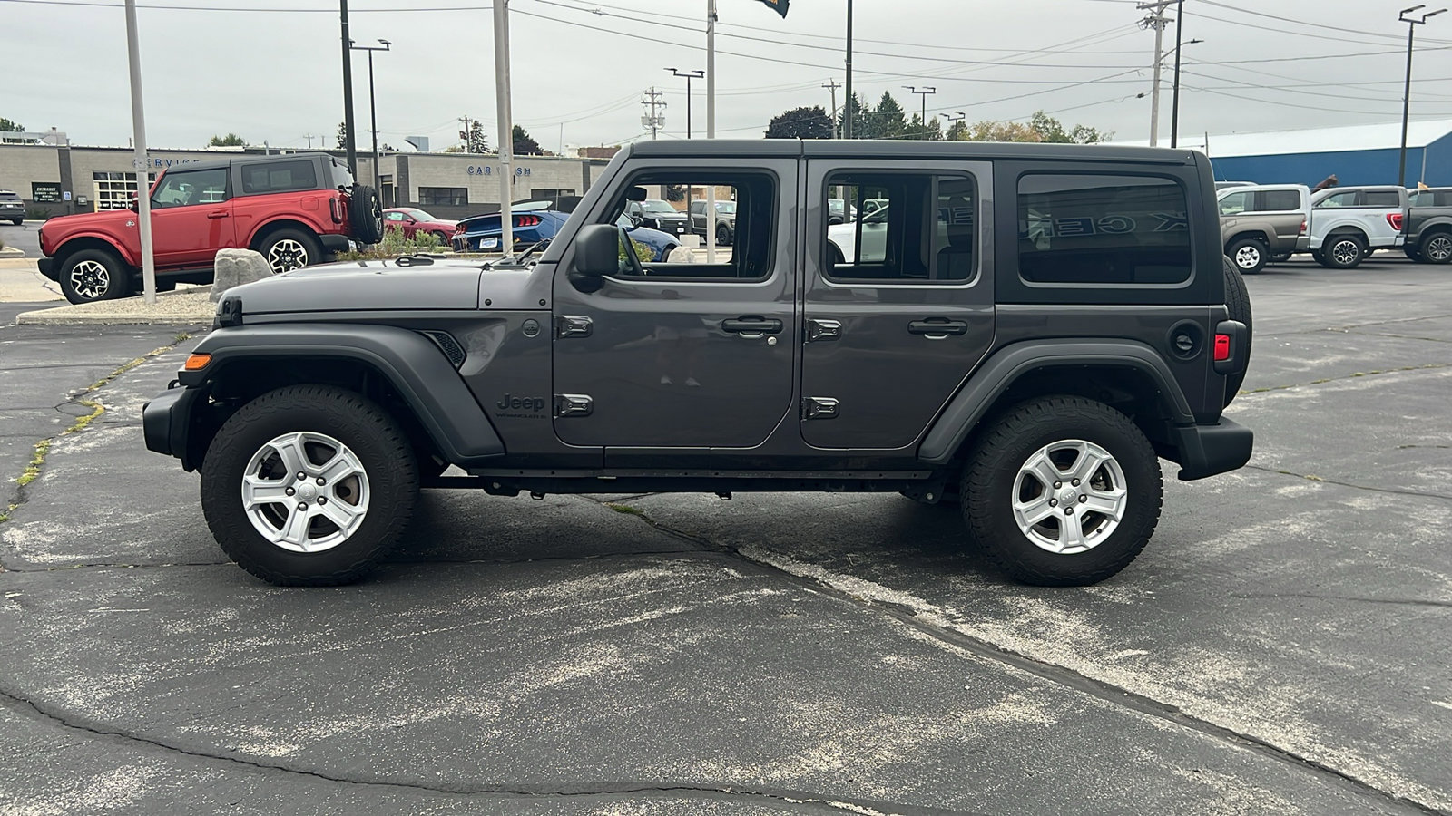 Used 2023 Jeep Wrangler Sport S image 9