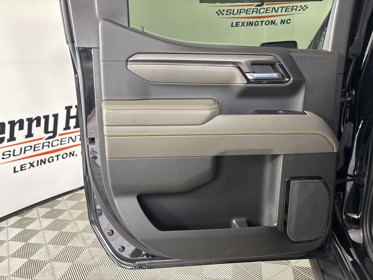 Used 2023 Chevrolet Silverado 1500 ZR2 w/ Technology Package image 22