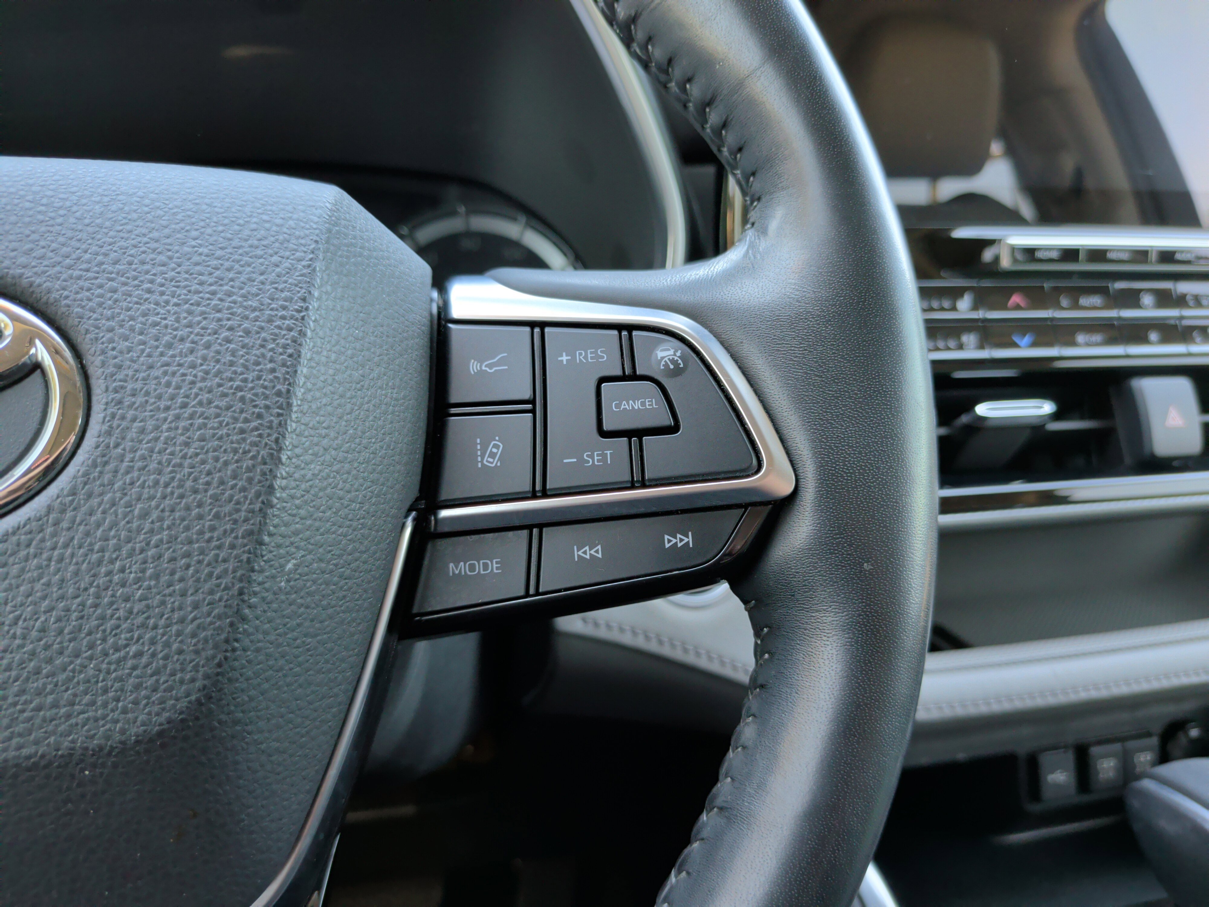 Used 2021 Toyota Highlander Platinum image 22