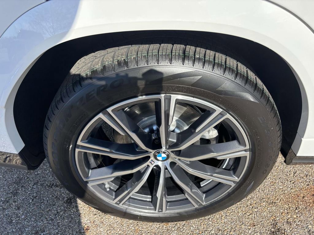 New 2026 BMW X6 xDrive40i w/ Premium Package image 10