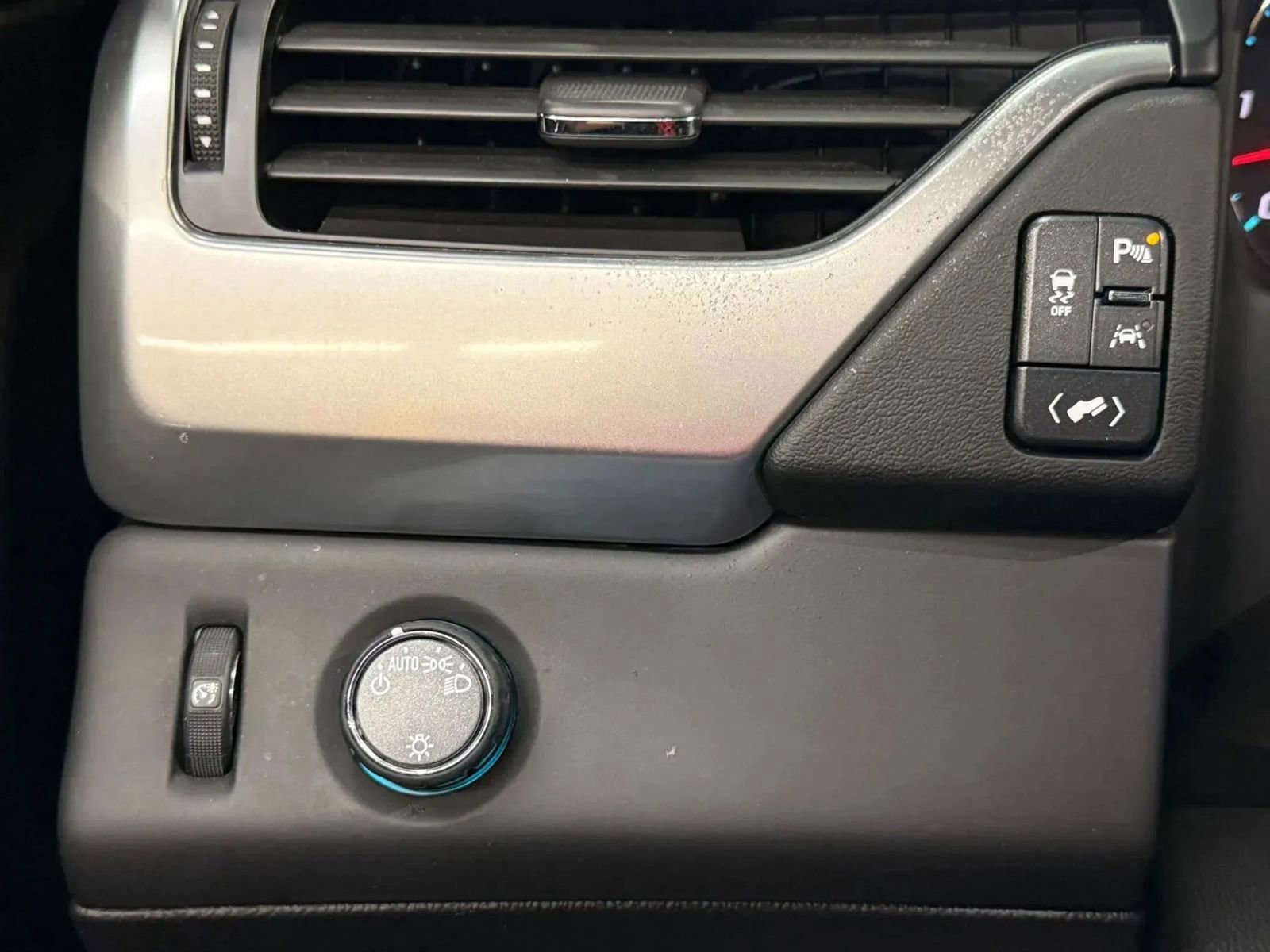 Used 2019 Chevrolet Tahoe LT image 34