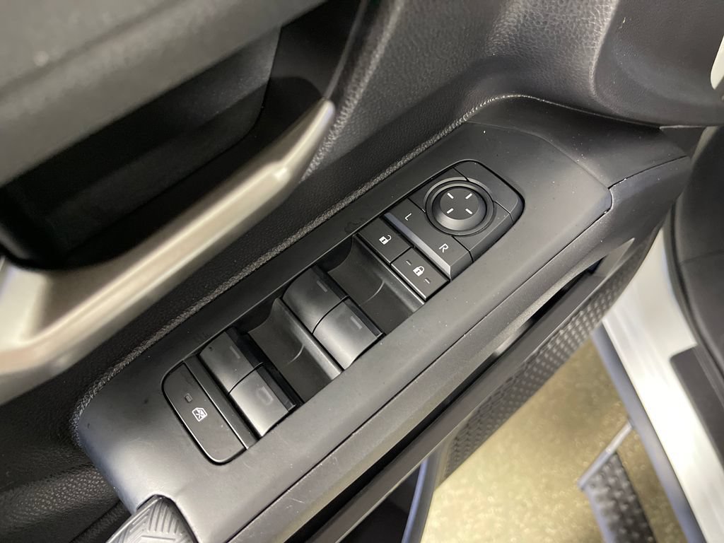 Certified 2025 Toyota Tacoma TRD Off-Road AWD/4WD image 16