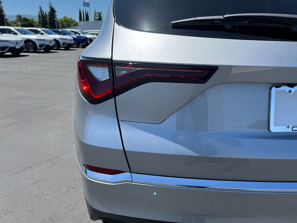 Certified 2025 Acura MDX FWD image 10