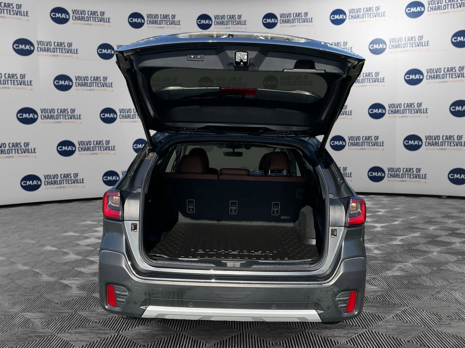 Used 2022 Subaru Outback Touring image 11