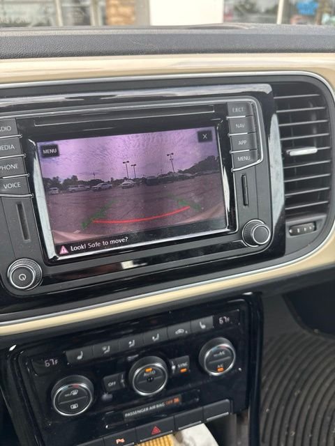 Used 2019 Volkswagen Beetle 2.0T Final Edition SEL FWD image 9