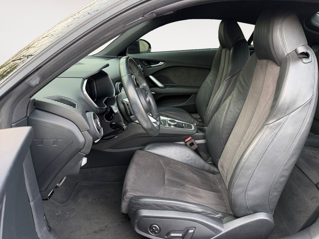 Used 2018 Audi TT 2.0T w/ Technology Package image 12