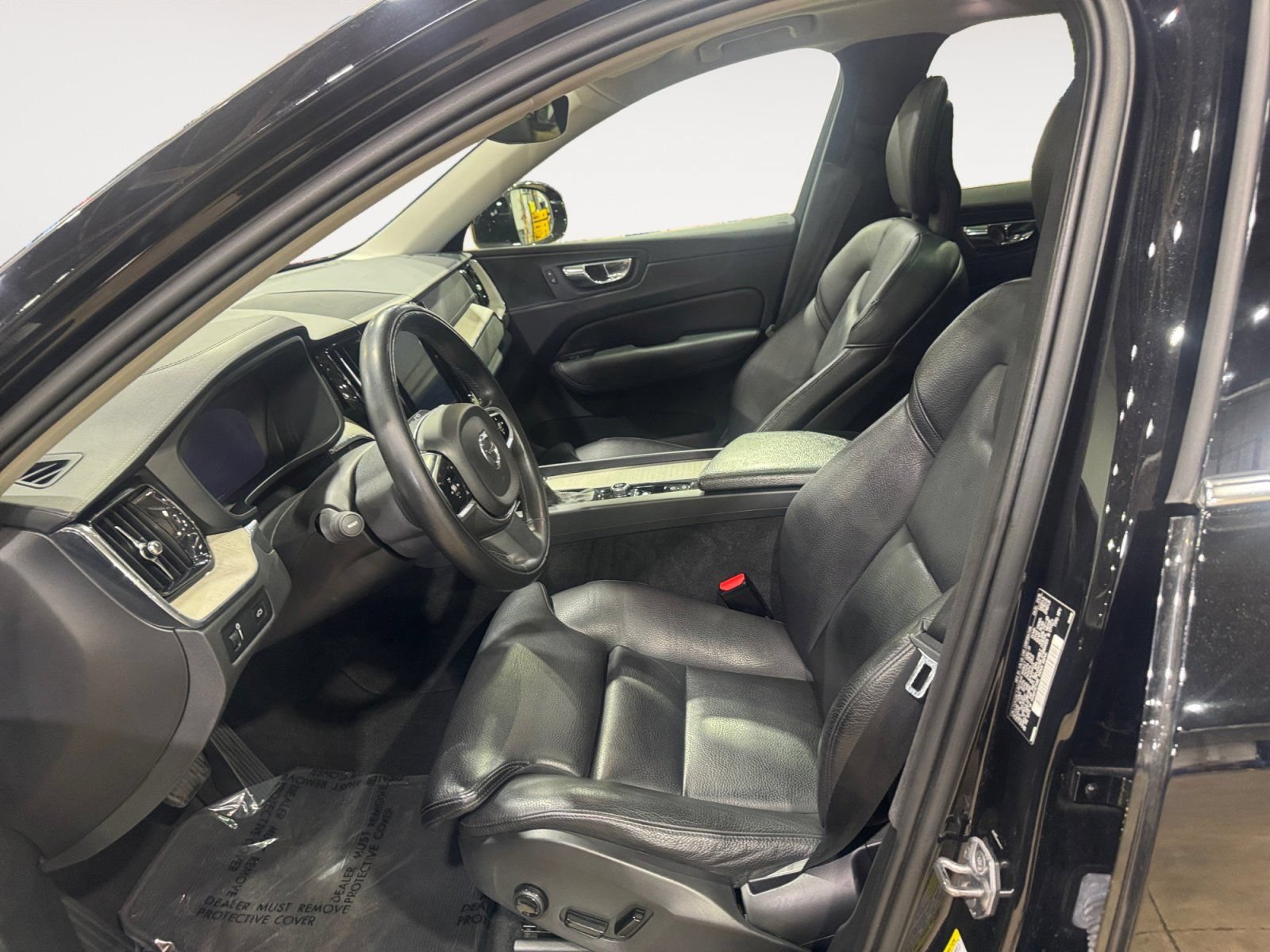 Used 2018 Volvo XC60 T6 Inscription w/ Convenience Package AWD/4WD image 11