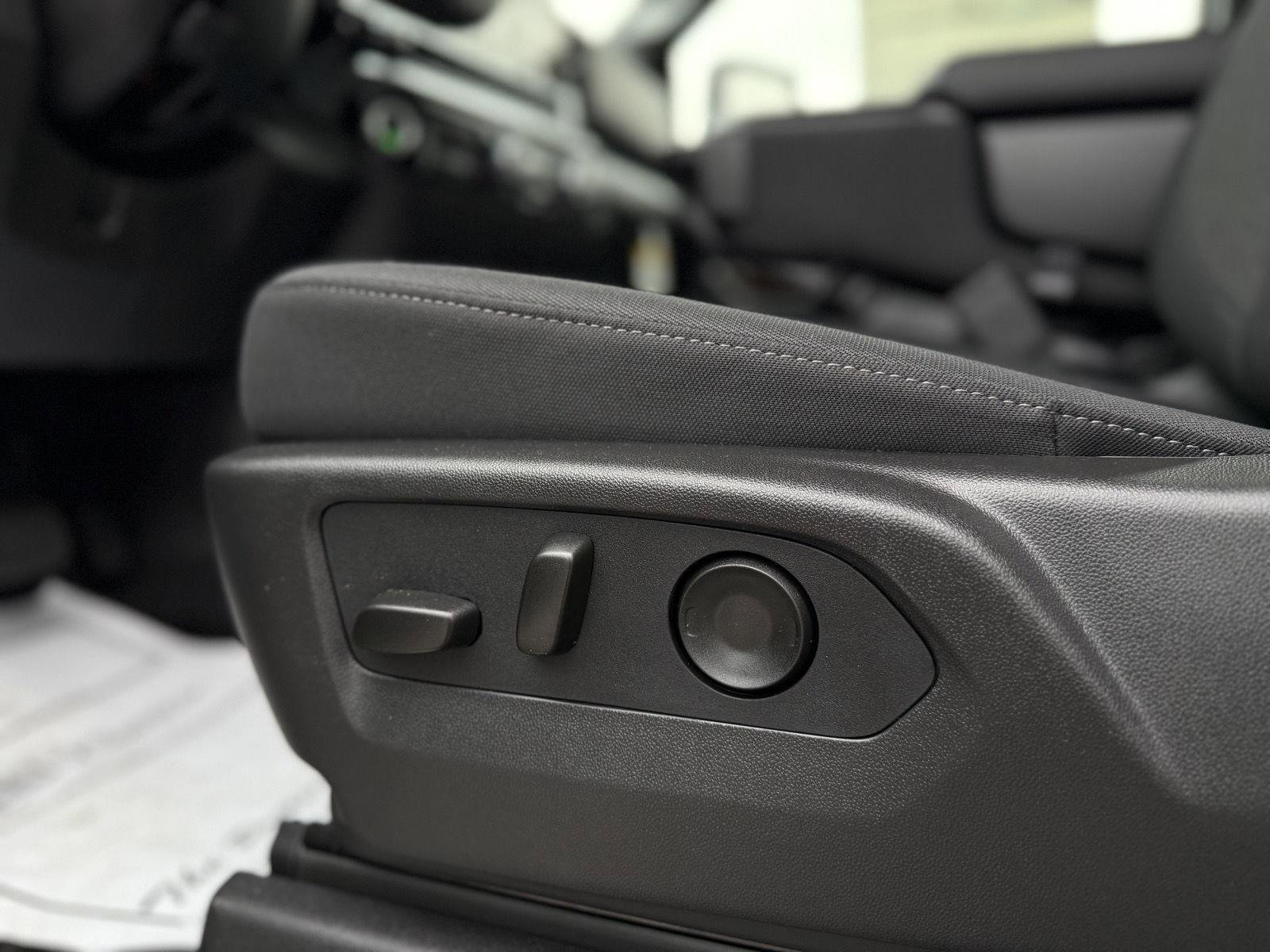 New 2026 GMC Sierra 2500 SLE w/ SLE Convenience Package image 14