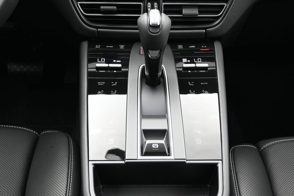 New 2026 Porsche Macan S AWD/4WD image 23