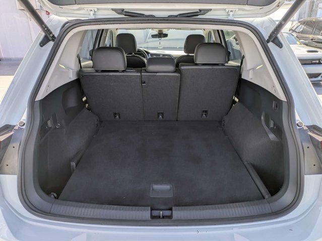 Used 2024 Volkswagen Tiguan SE AWD/4WD image 12