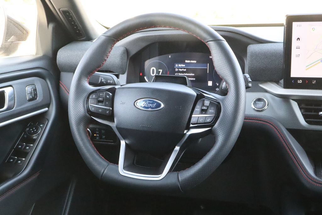 Used 2025 Ford Explorer ST-Line w/ Premium Package RWD image 28