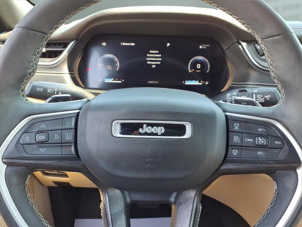 Used 2023 Jeep Grand Cherokee Limited AWD/4WD image 27