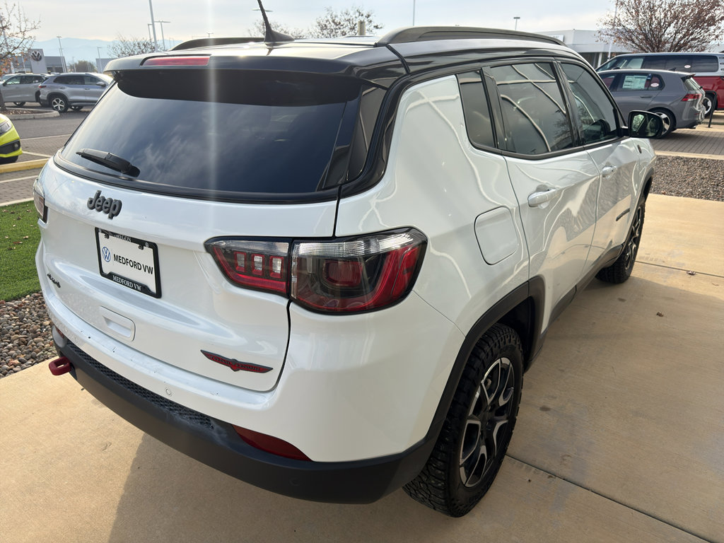 Used 2024 Jeep Compass Trailhawk image 5