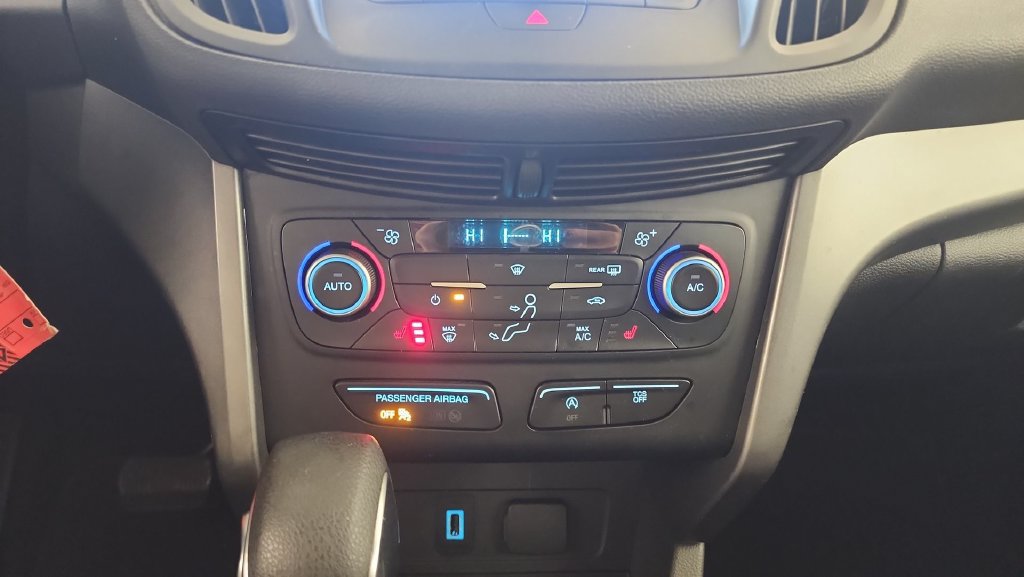 Used 2018 Ford Escape SE w/ Ford Safe & Smart Package AWD/4WD image 15