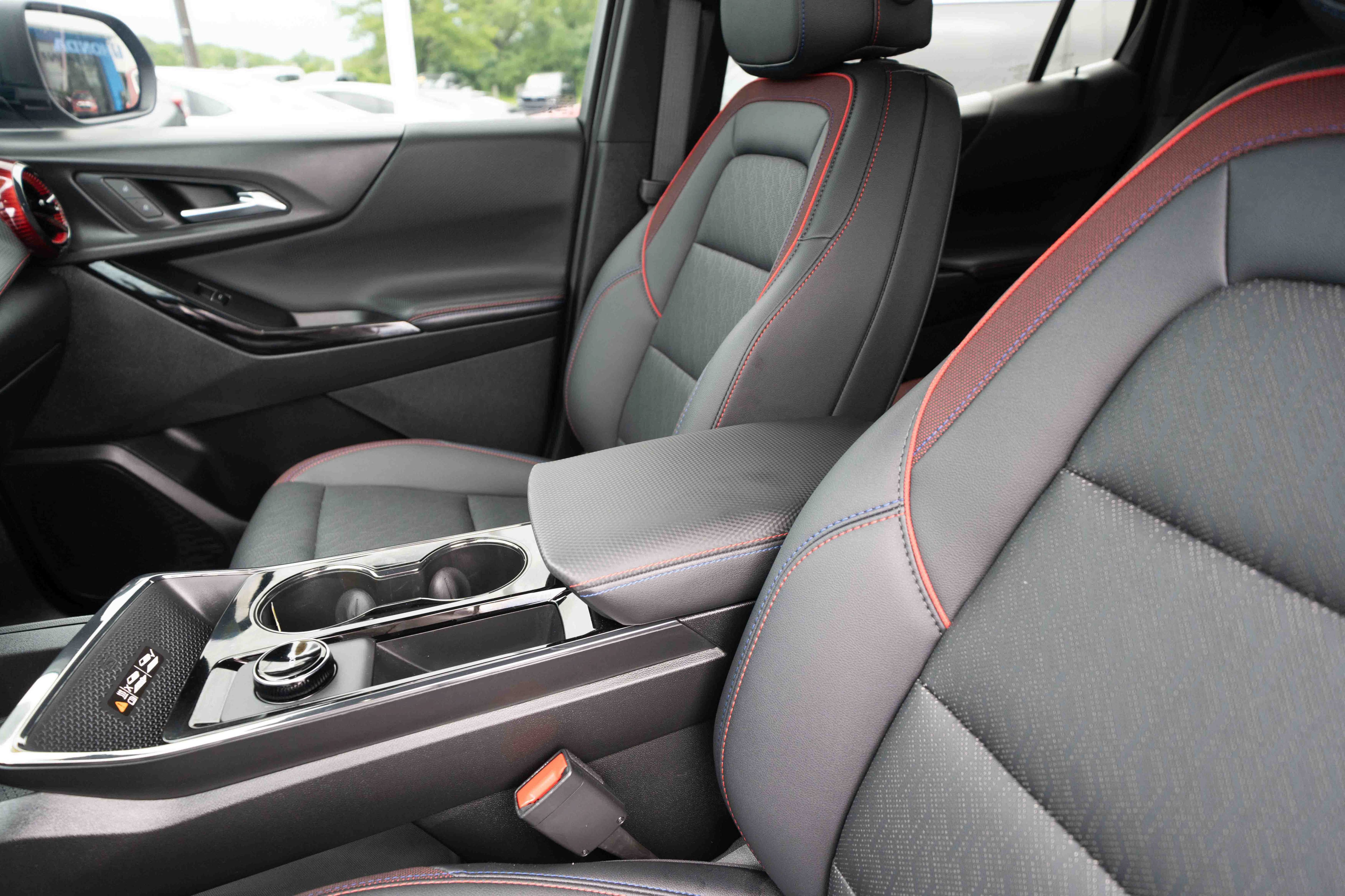 Used 2026 Chevrolet Equinox RS w/ LPO, Floor Liner Package AWD/4WD image 10