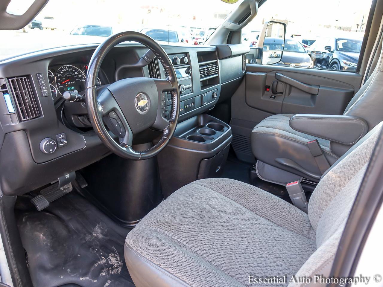 Used 2021 Chevrolet Express 4500 w/ Power Convenience Package RWD image 12