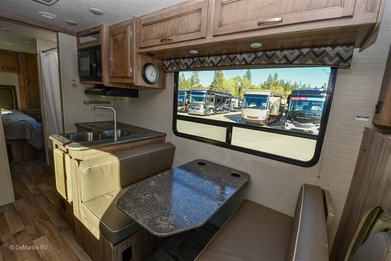 Used 2018 Chevrolet Express 4500 w/ RV Package RWD image 4