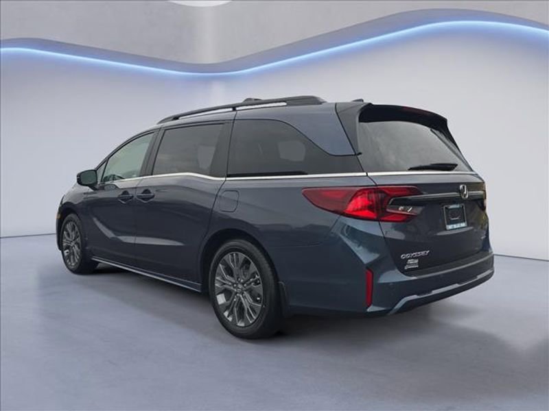 New 2026 Honda Odyssey Touring image 3