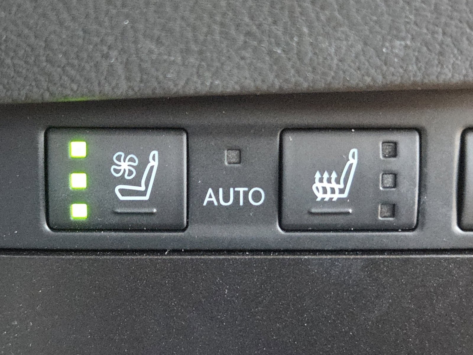 Used 2025 Lexus ES 300h w/ Premium Package FWD image 6