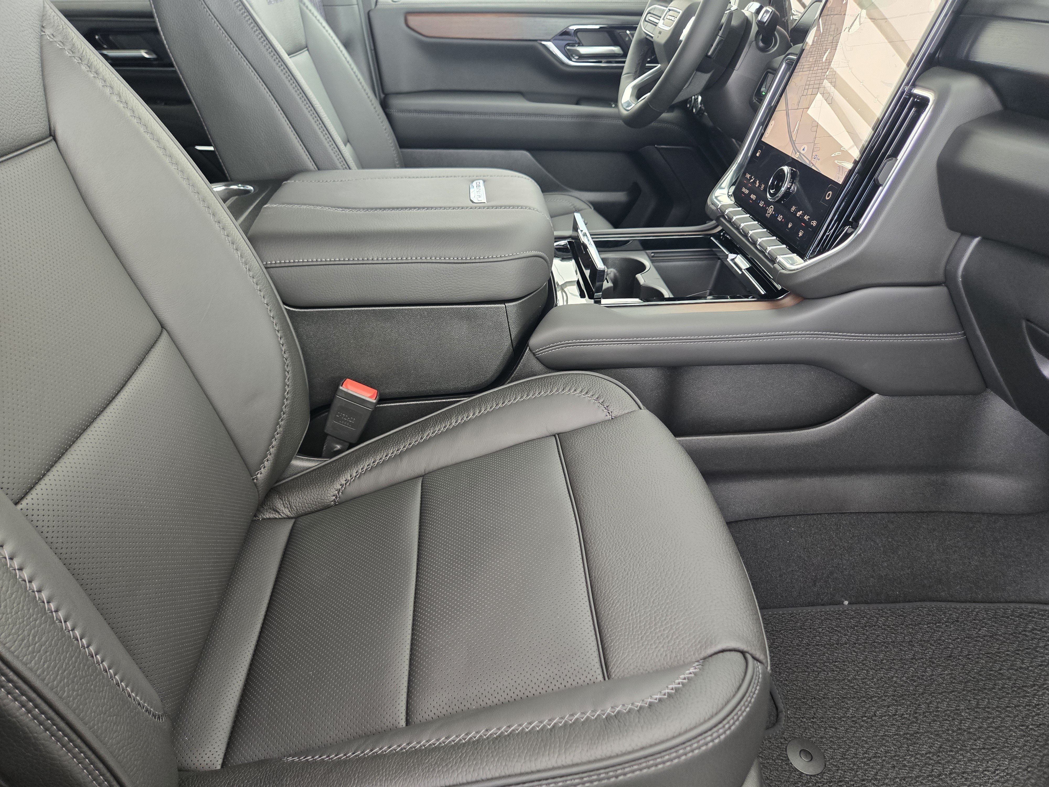 New 2026 GMC Yukon XL Denali w/ Denali Reserve Package AWD/4WD image 12